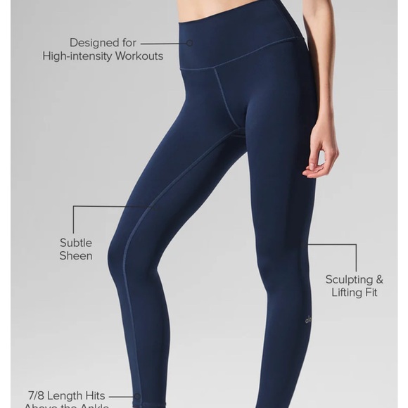 Alo Matching Set - Picture 2 of 11